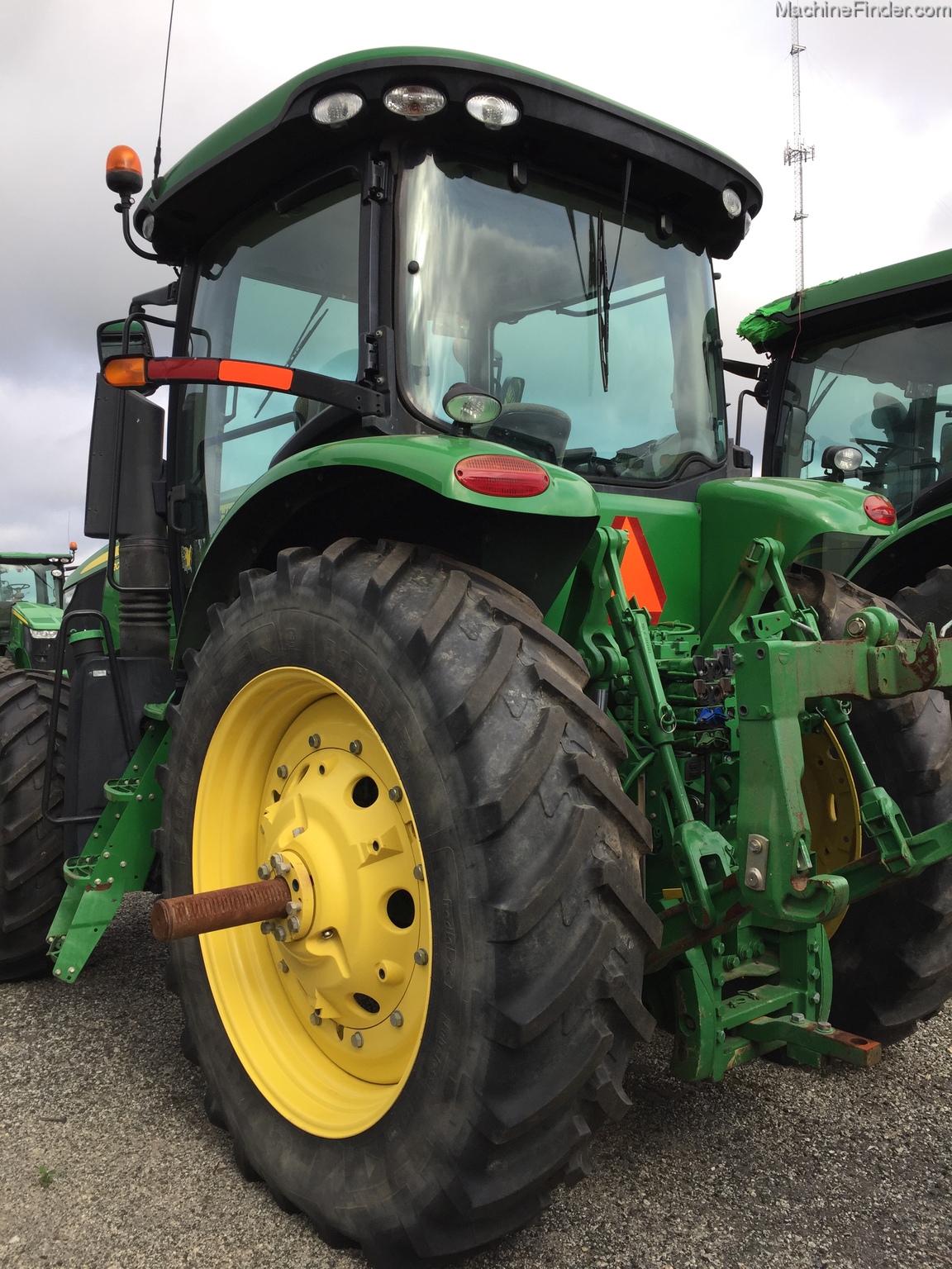 2013 John Deere 7200R Image 3