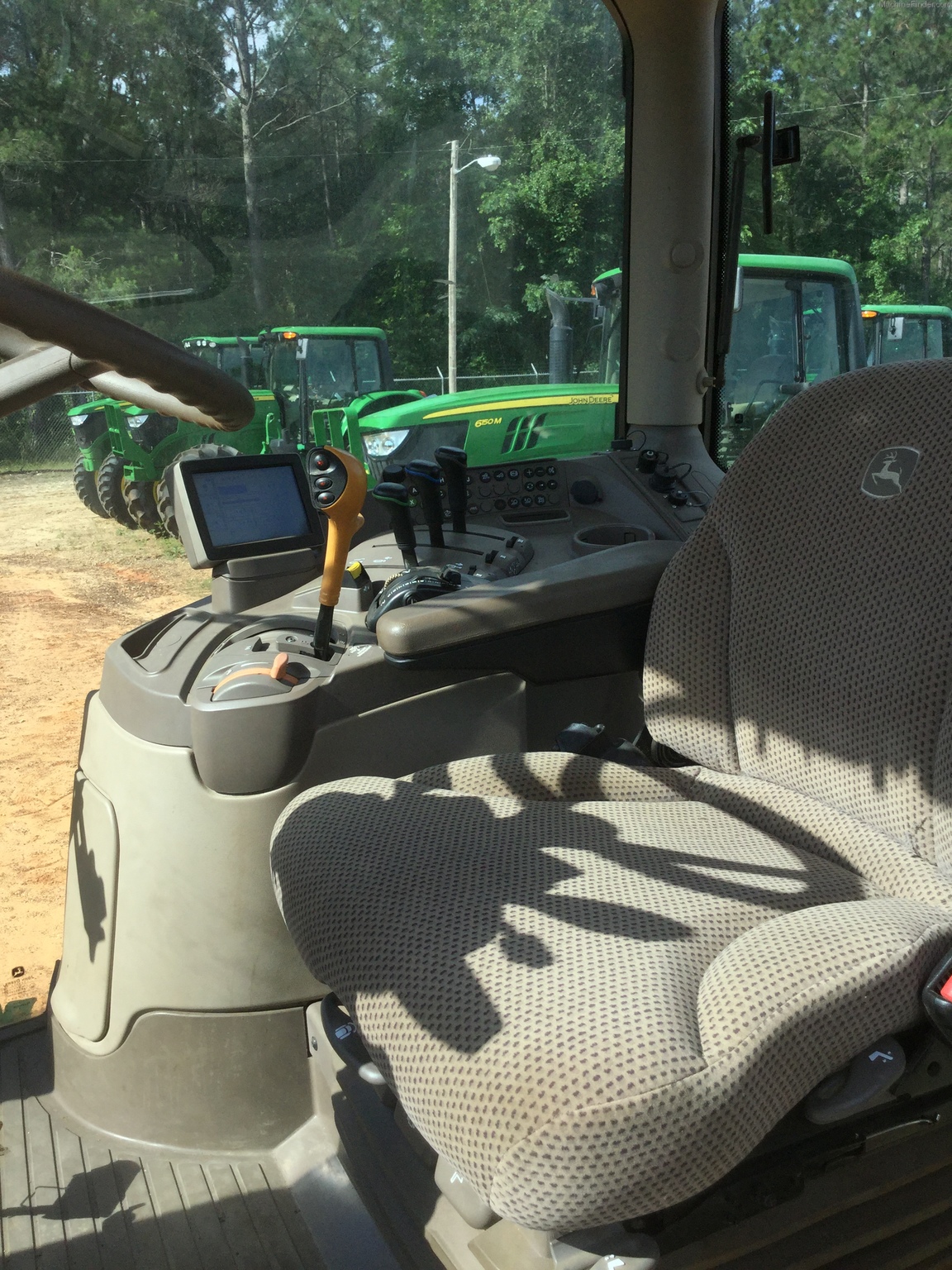 2014 John Deere 6140R Image 4