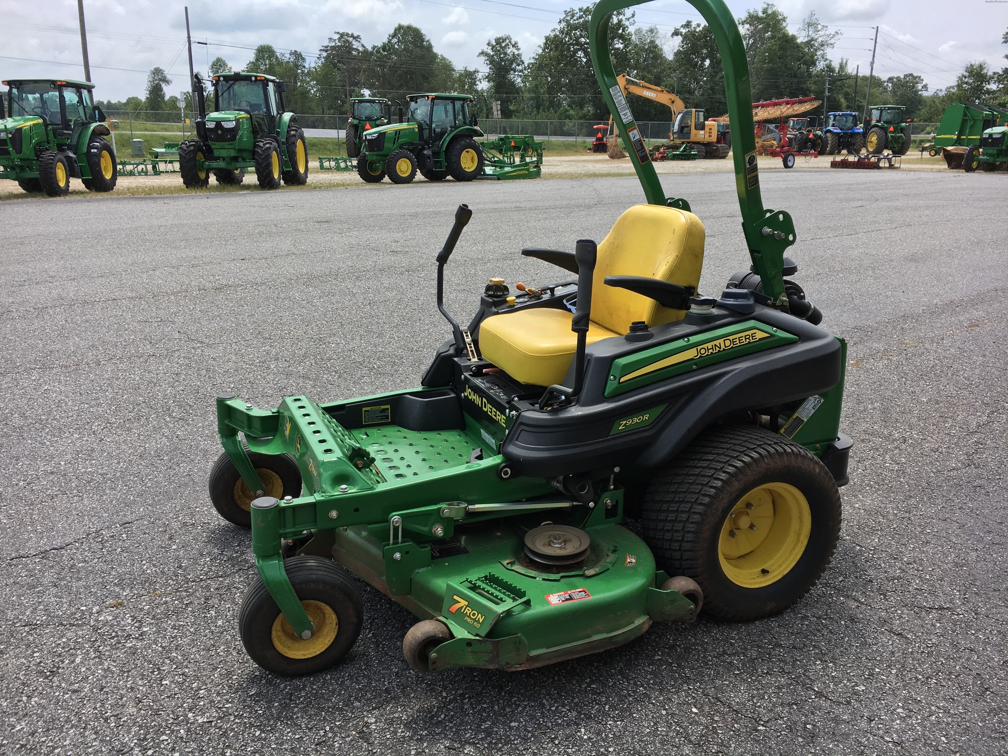2013 John Deere Z930R Image 2