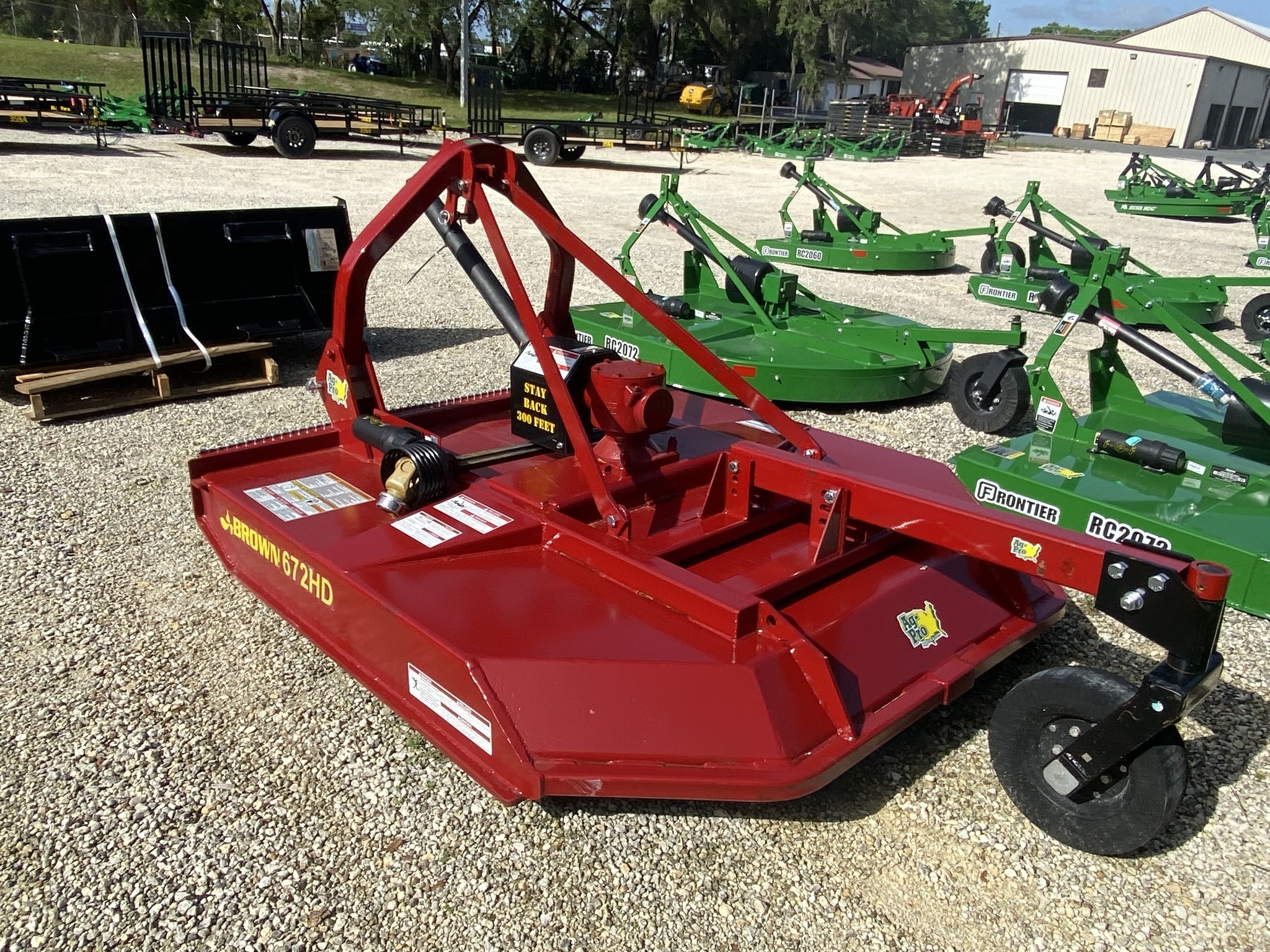 2023 Brown 672HD Image 4