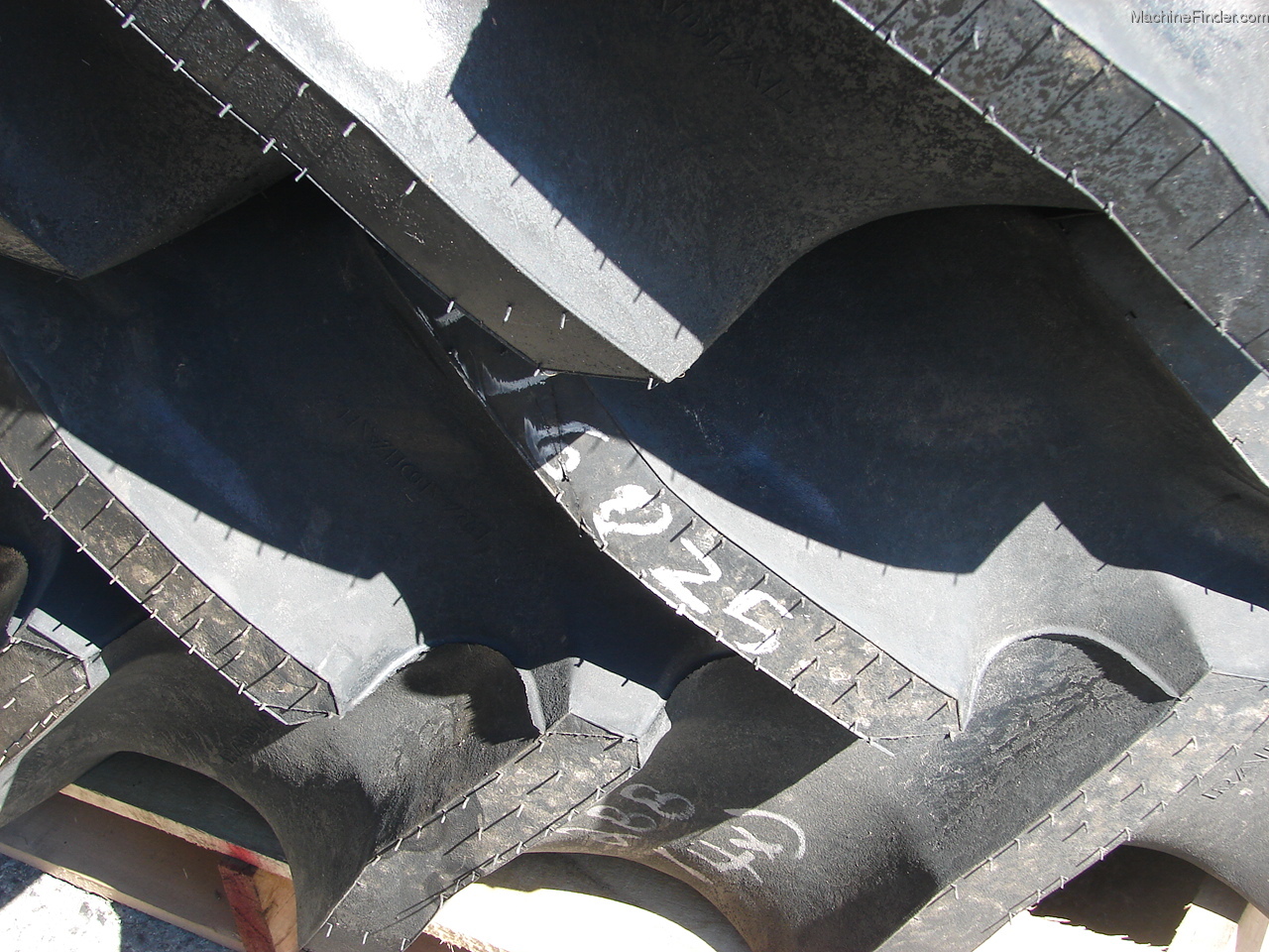 2014 Goodyear 520/85R42 Image 3