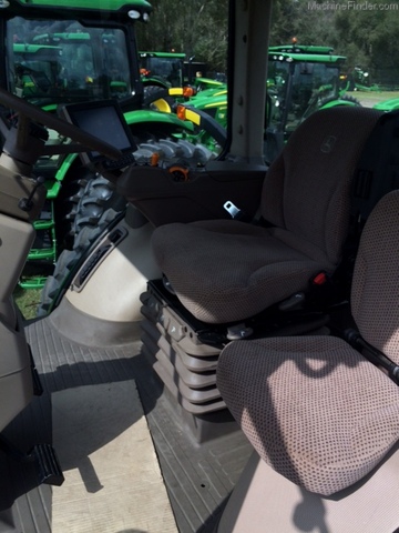 2015 John Deere 8270R Image 2