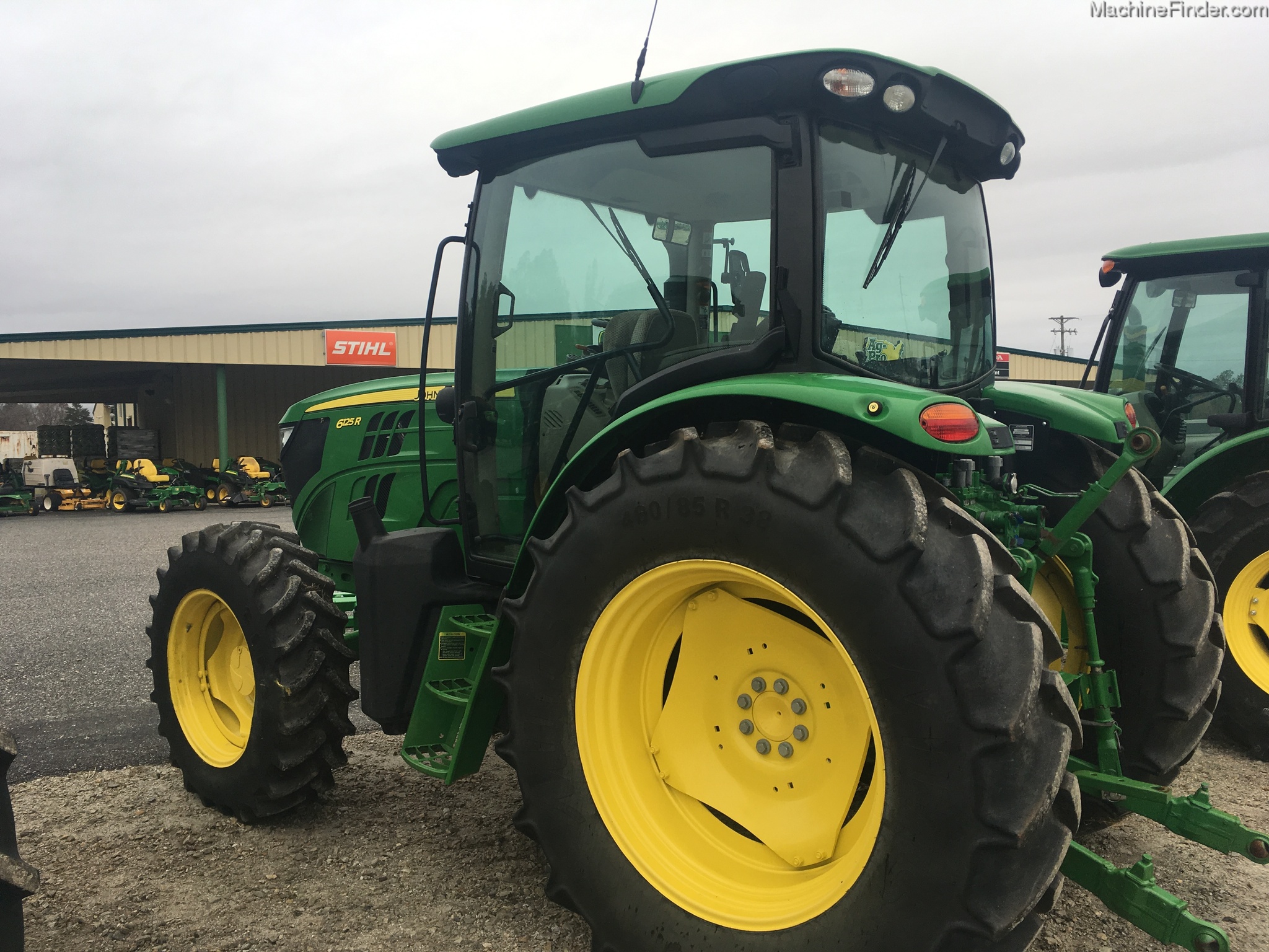 2015 John Deere 6125R Image 3