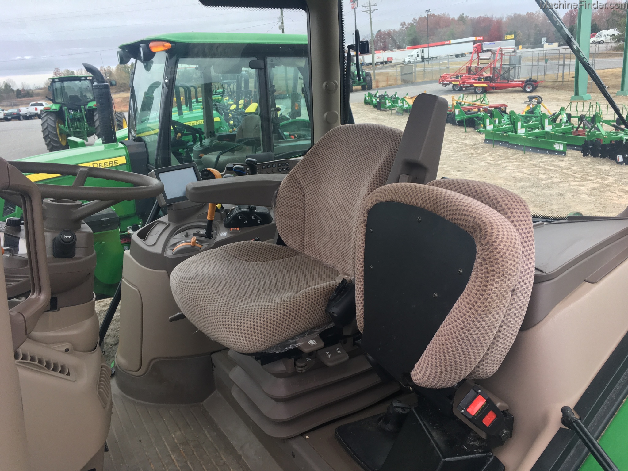 2015 John Deere 6125R Image 5