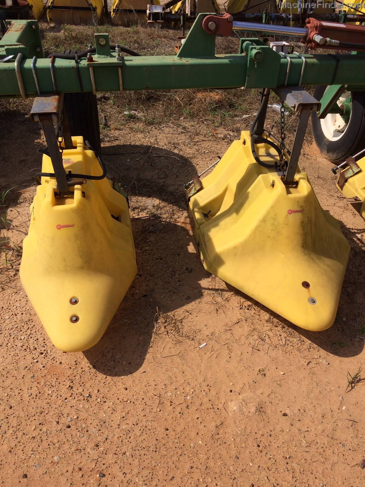 2006 Redball 6 Row Hooded Sprayer Image 2