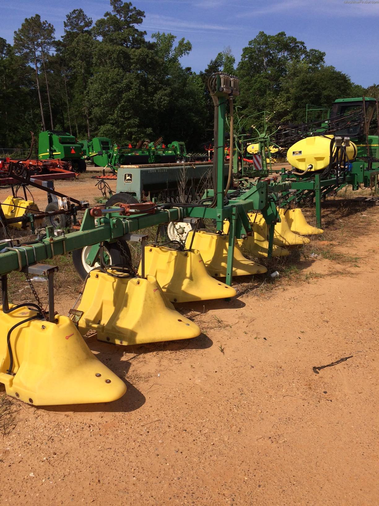 2006 Redball 6 Row Hooded Sprayer Image 1