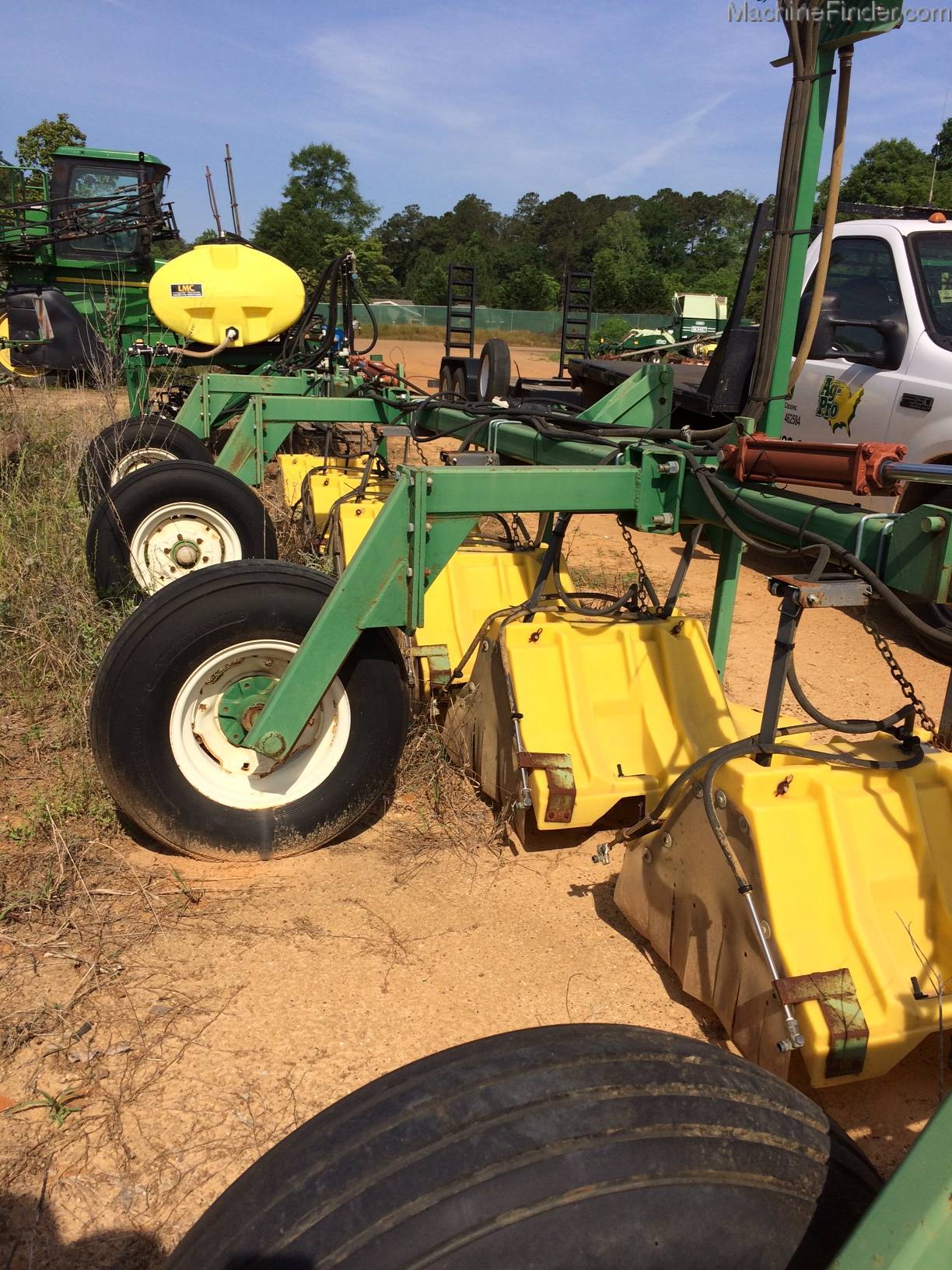 2006 Redball 6 Row Hooded Sprayer Image 4