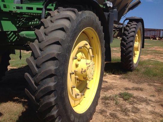 2009 John Deere 4930 Photo 2