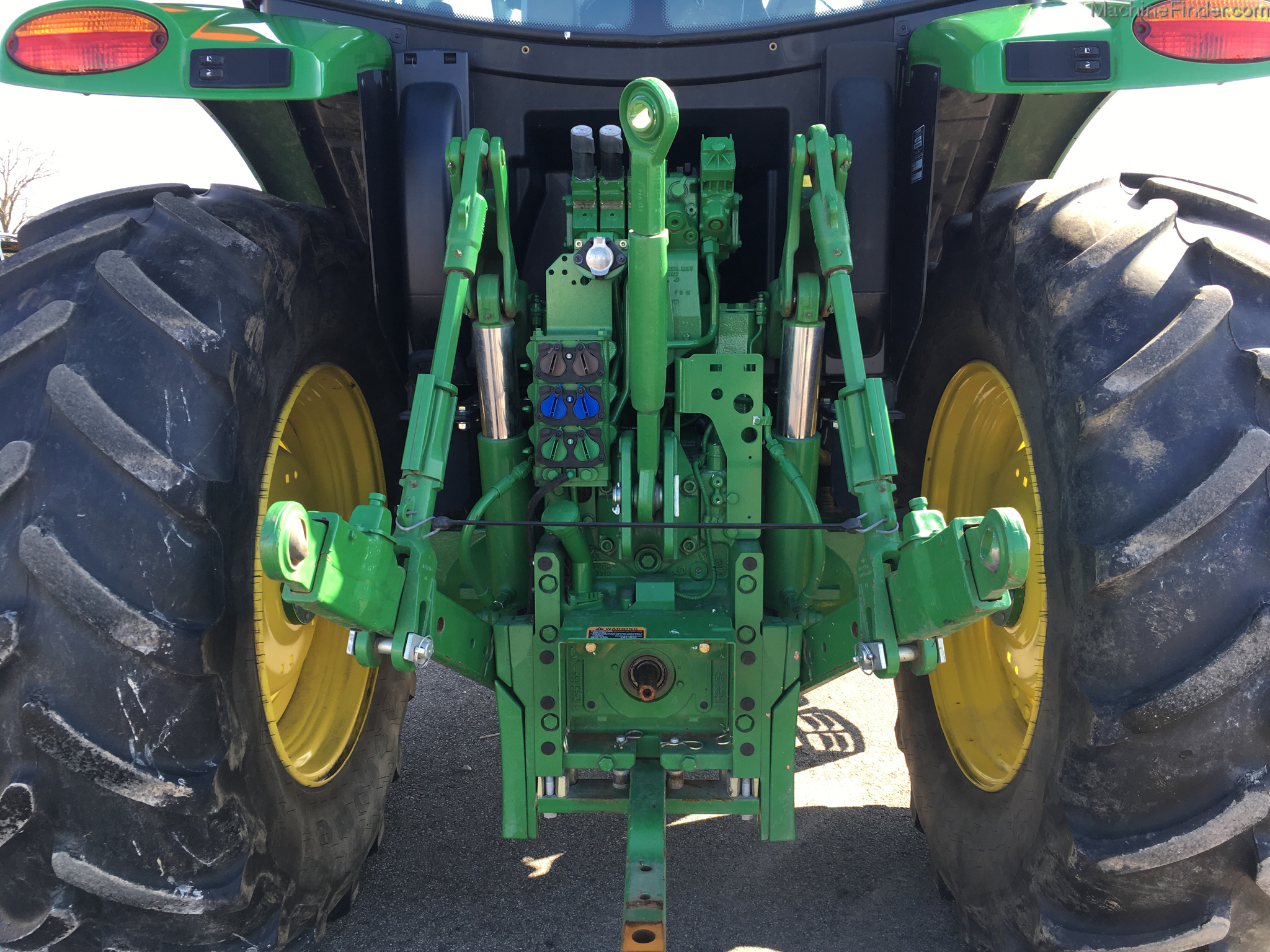2015 John Deere 6110R Image 7