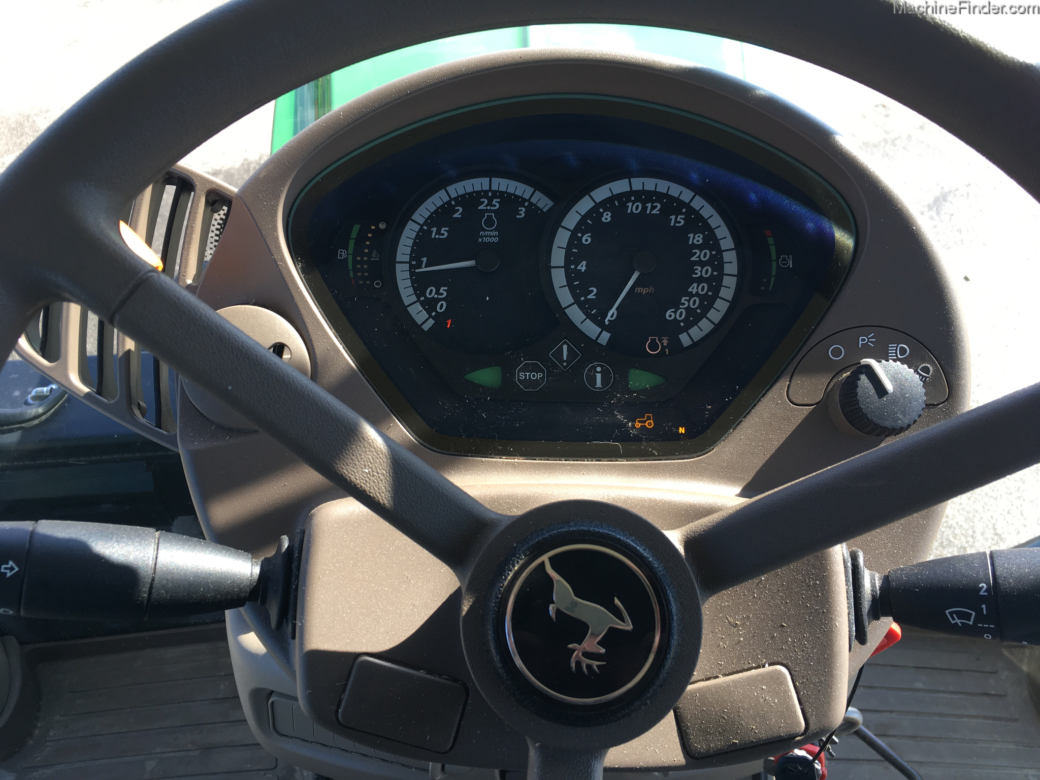 2015 John Deere 6110R Image 10