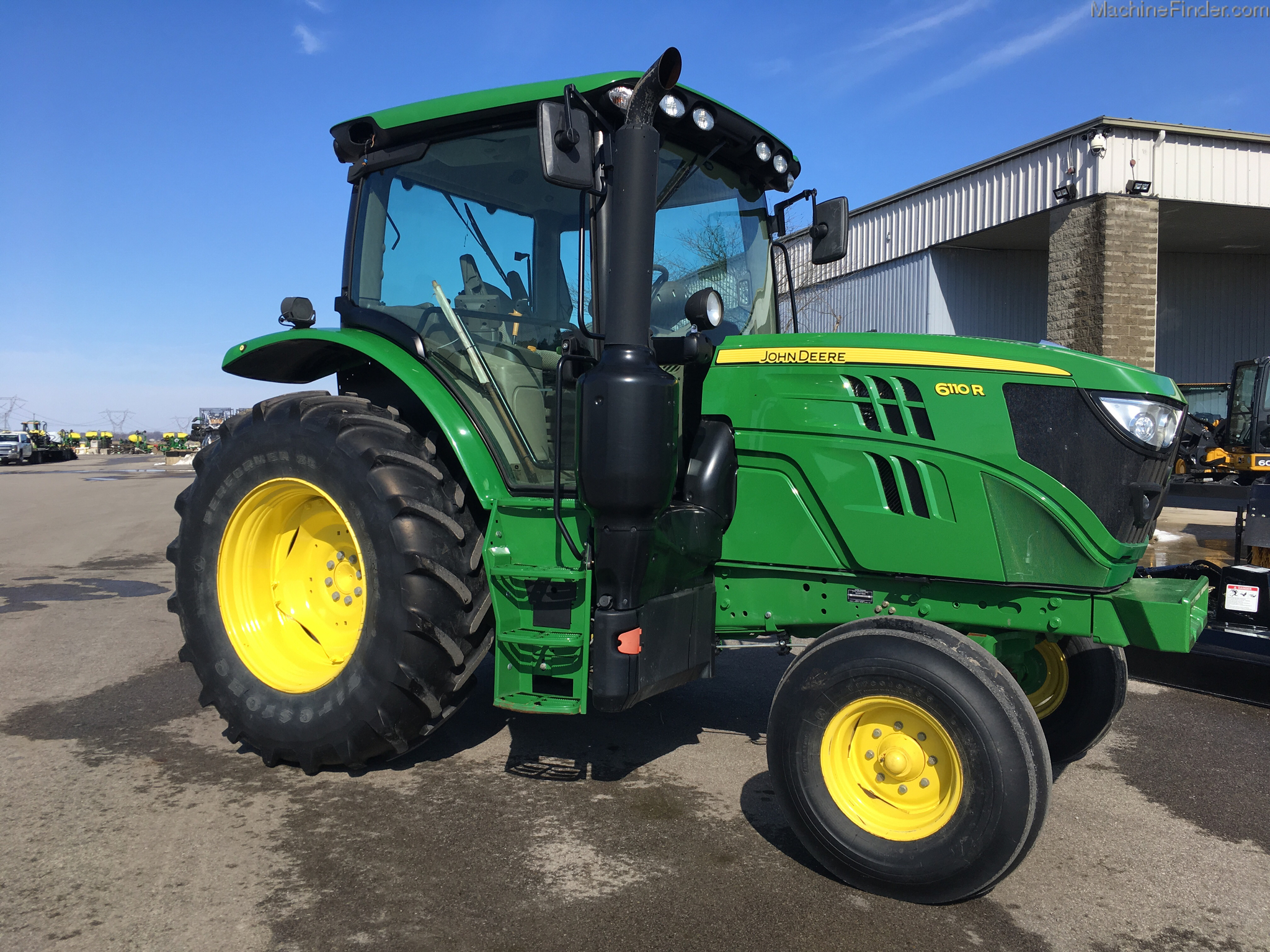 2015 John Deere 6110R Image 1