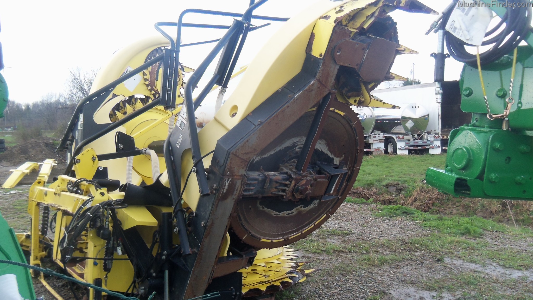 2010 John Deere 770 Image 3