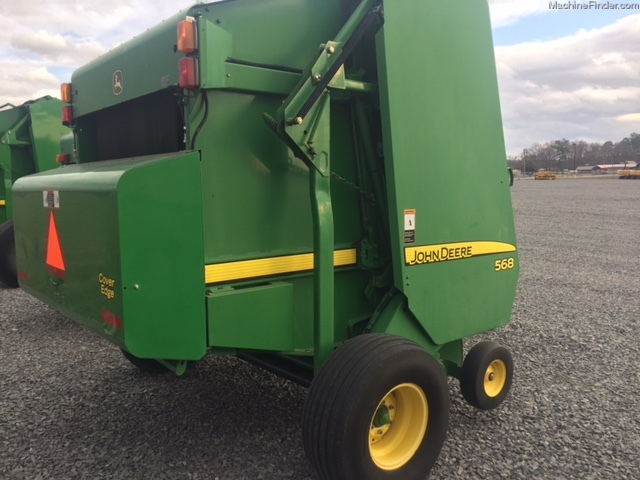 2009 John Deere 568 Image 3