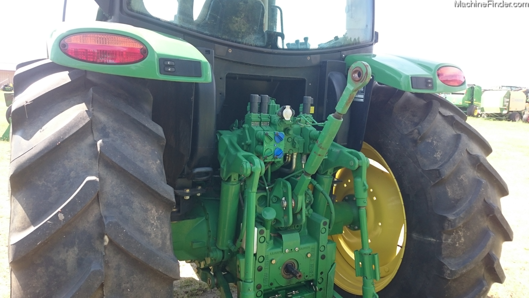 2014 John Deere 6125R Image 3