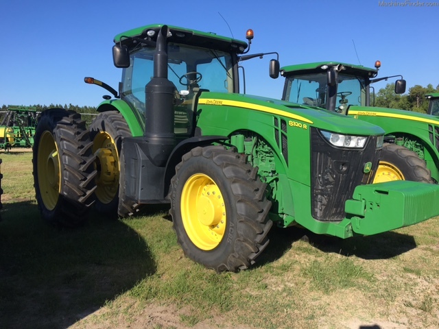 2015 John Deere 8320R Image 2
