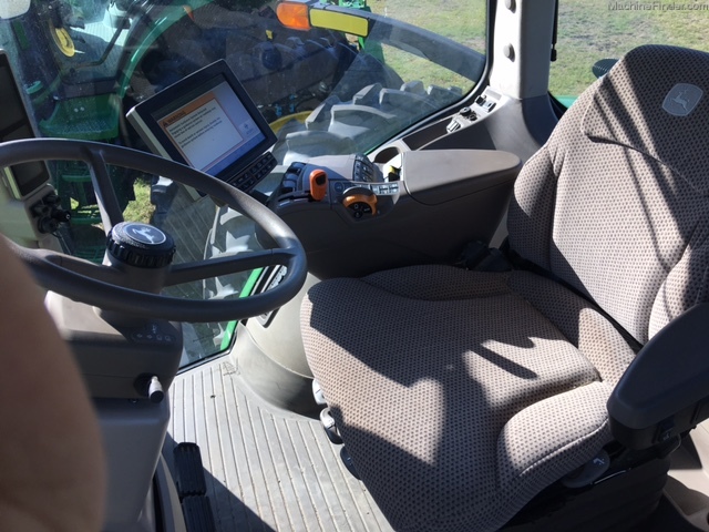 2015 John Deere 8320R Image 5