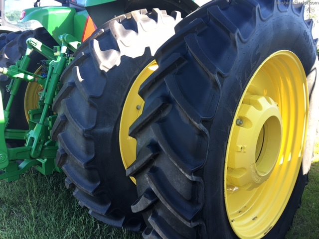 2015 John Deere 8320R Image 6