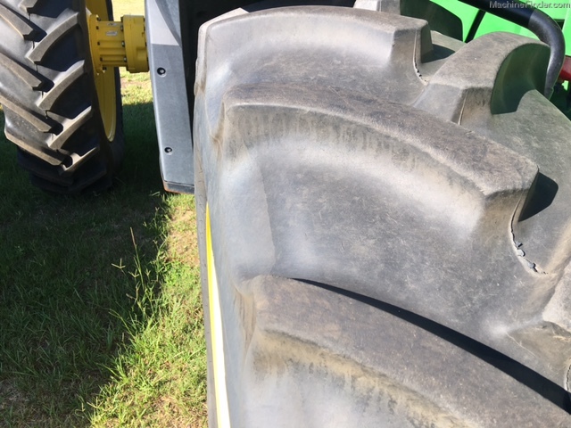 2015 John Deere 8320R Image 8