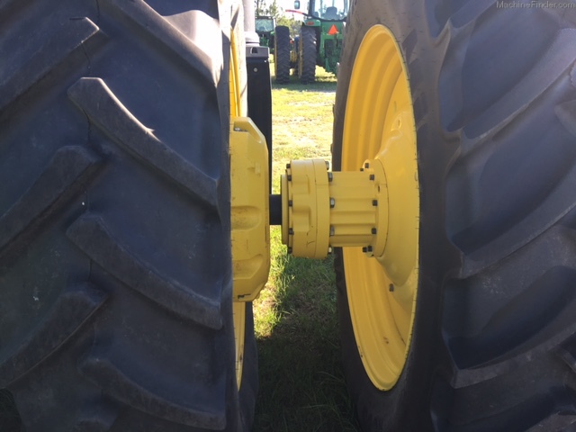 2015 John Deere 8320R Image 7