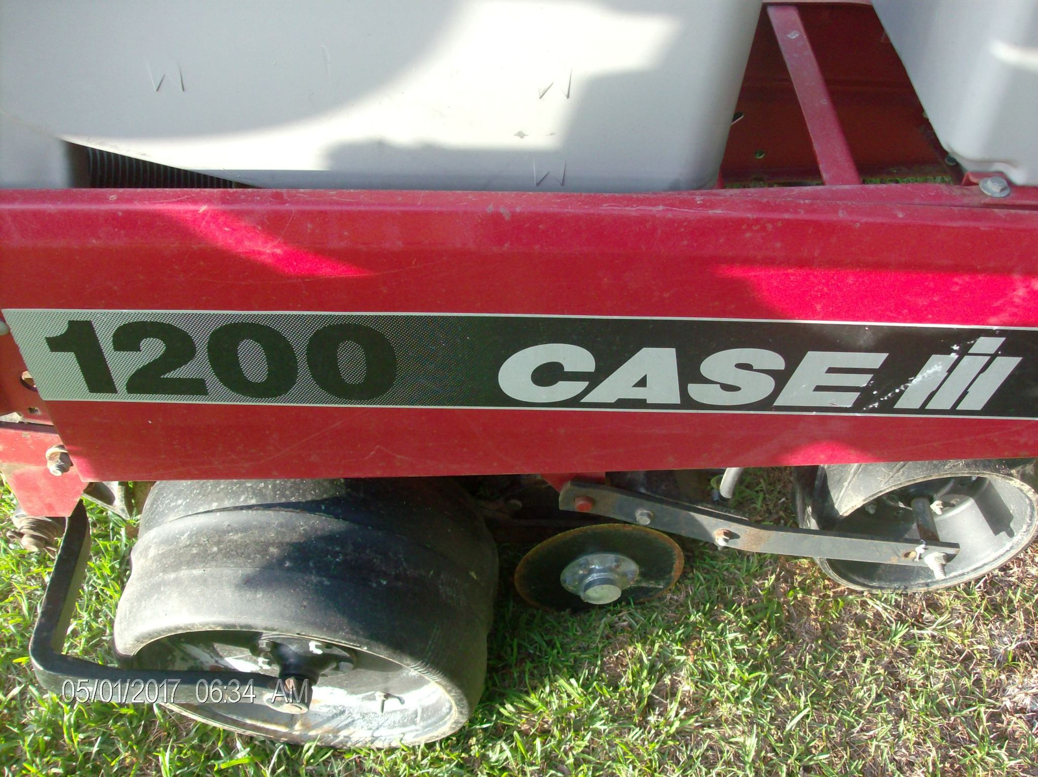 2008 Case 1200 Image 5