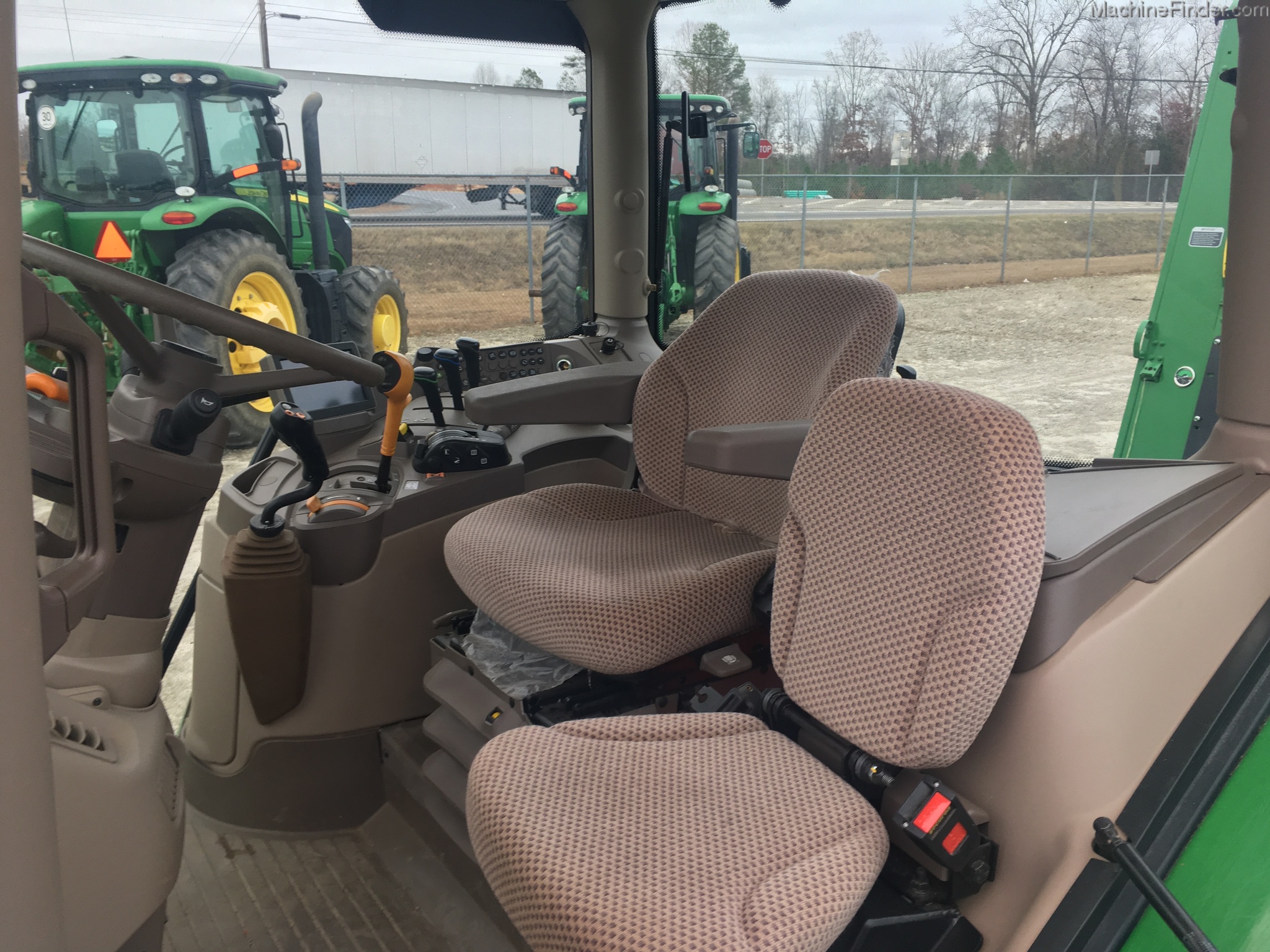 2015 John Deere 6125R Image 6