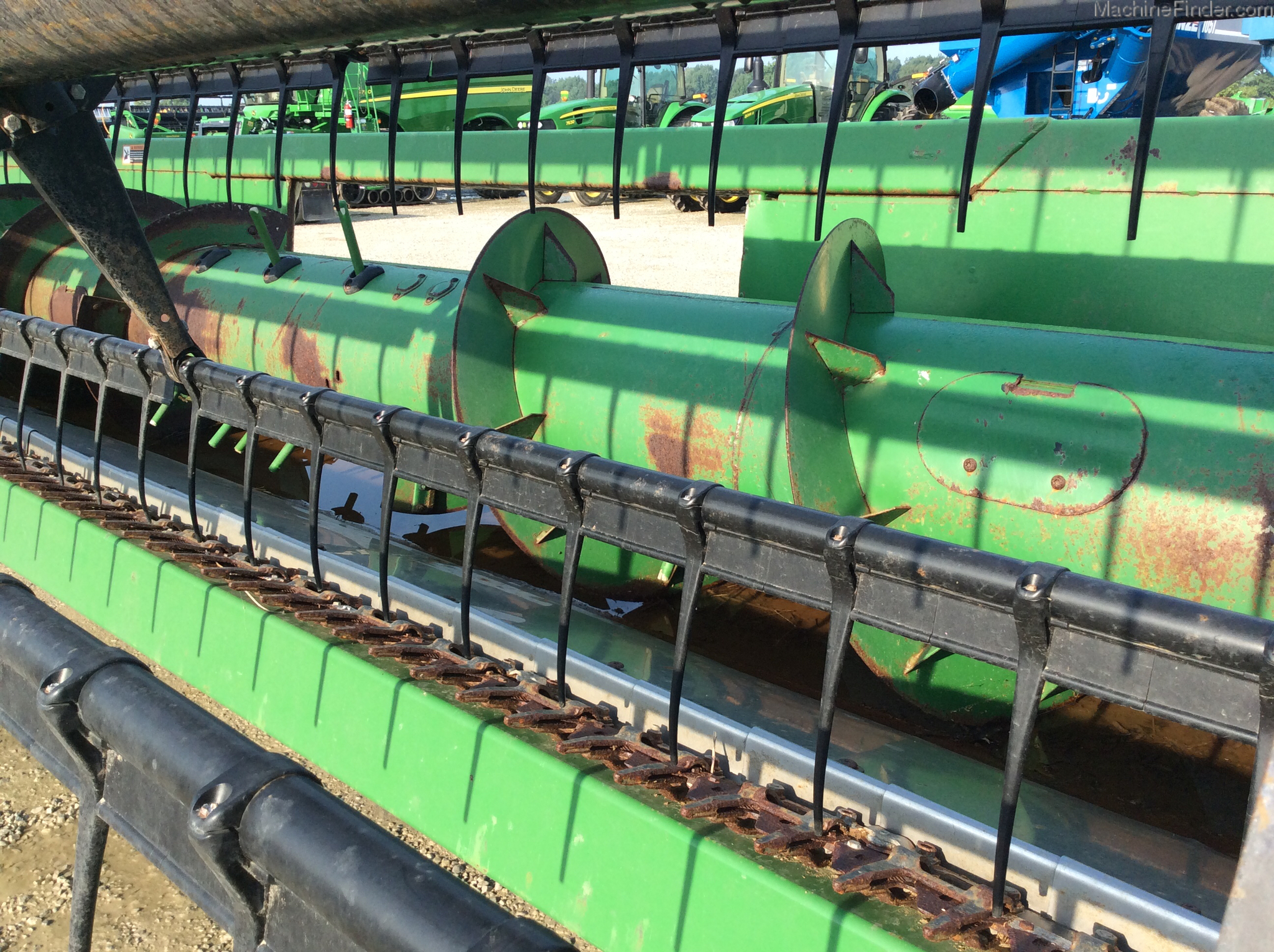 2004 John Deere 635F Image 9