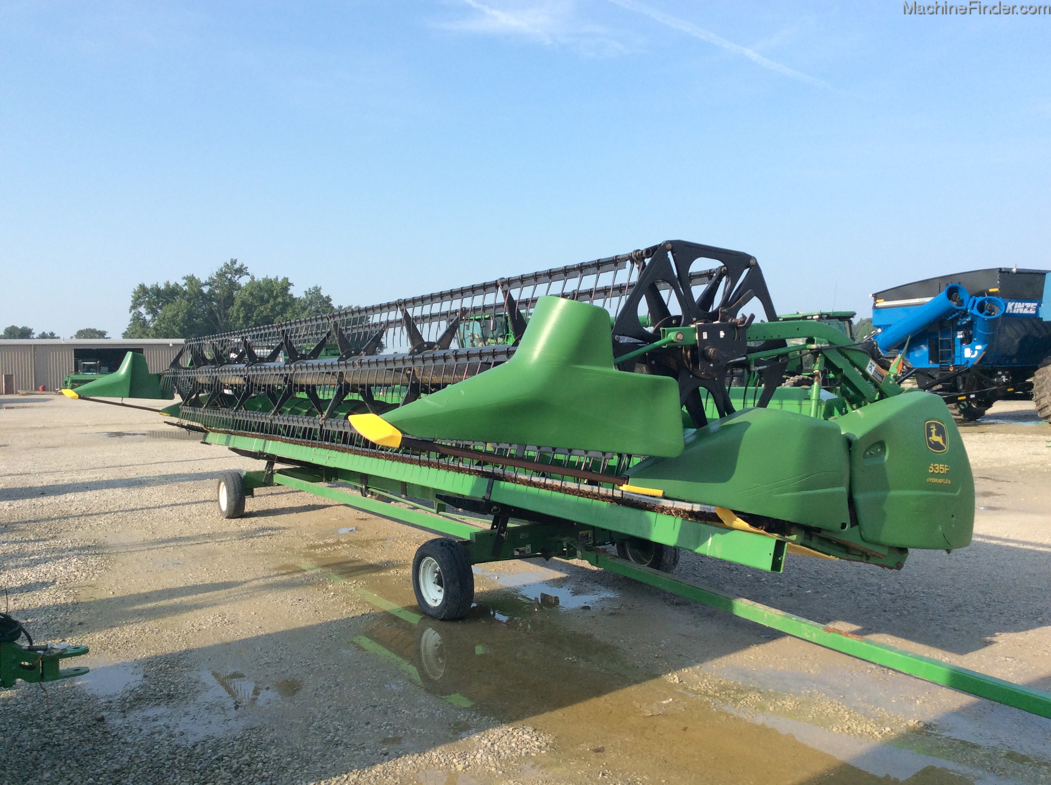 2004 John Deere 635F Image 1