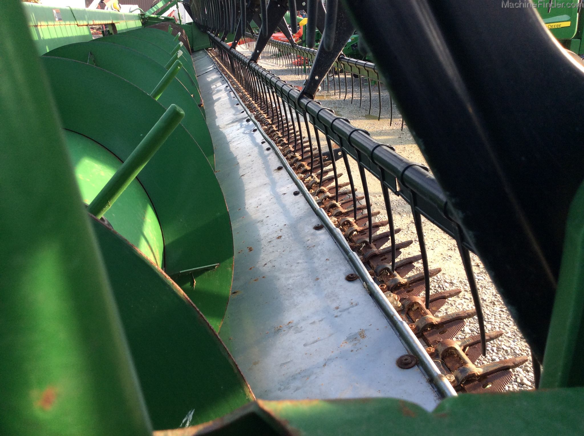 2004 John Deere 635F Image 10