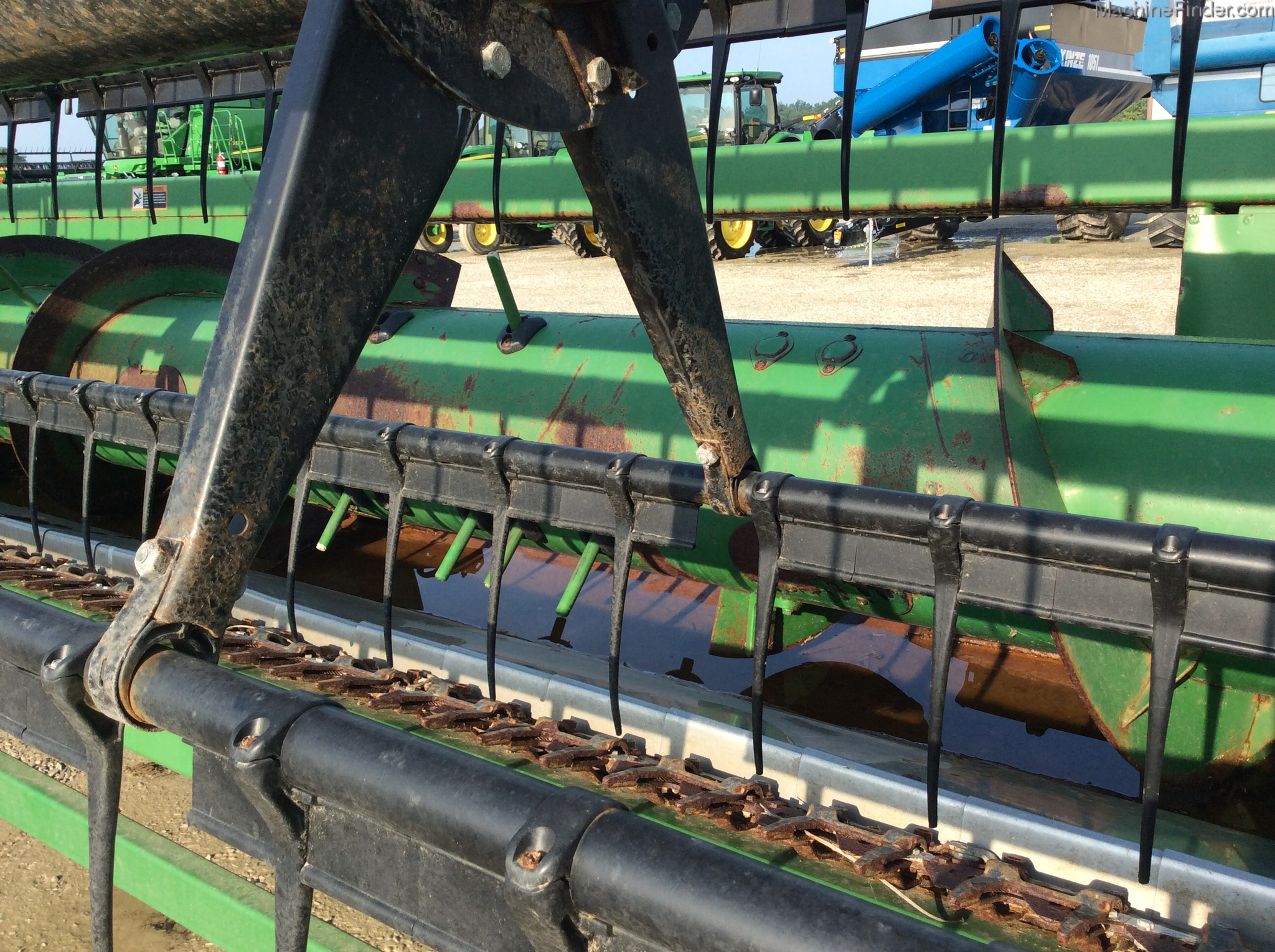 2004 John Deere 635F Image 11