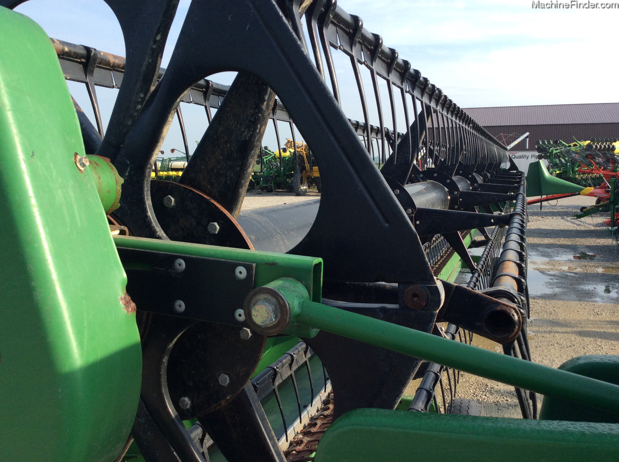 2004 John Deere 635F Image 13