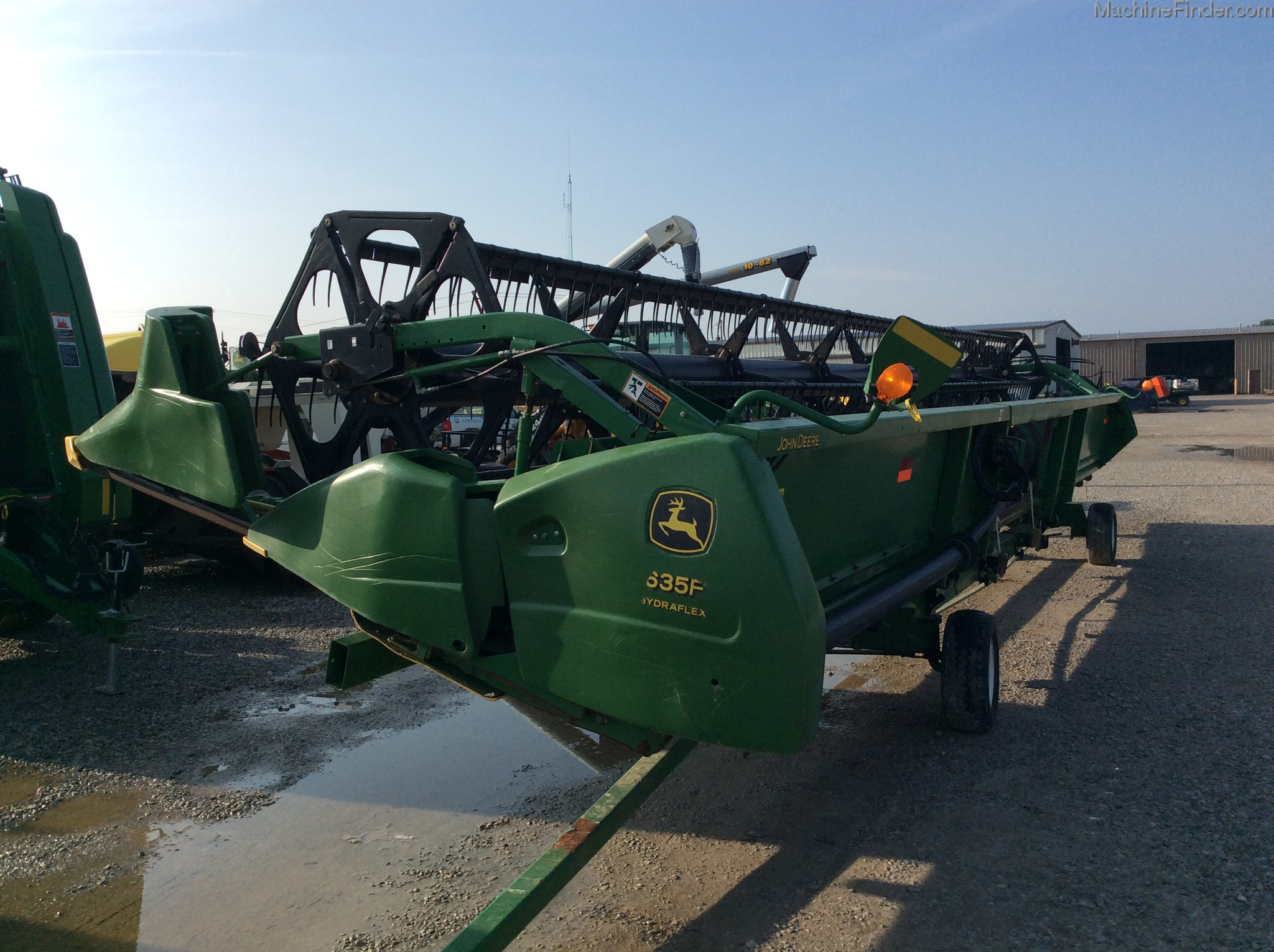 2004 John Deere 635F Image 3