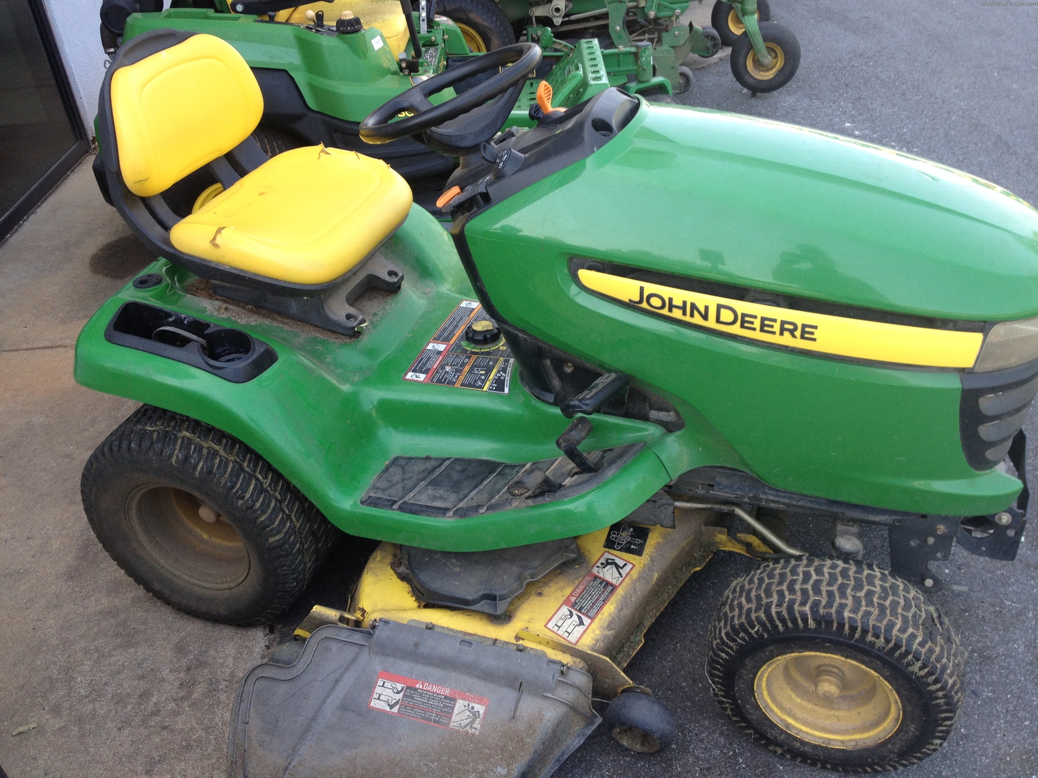 2007 John Deere X320 Image 2