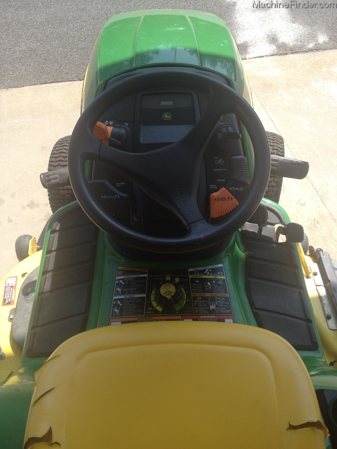 2007 John Deere X320 Image 5