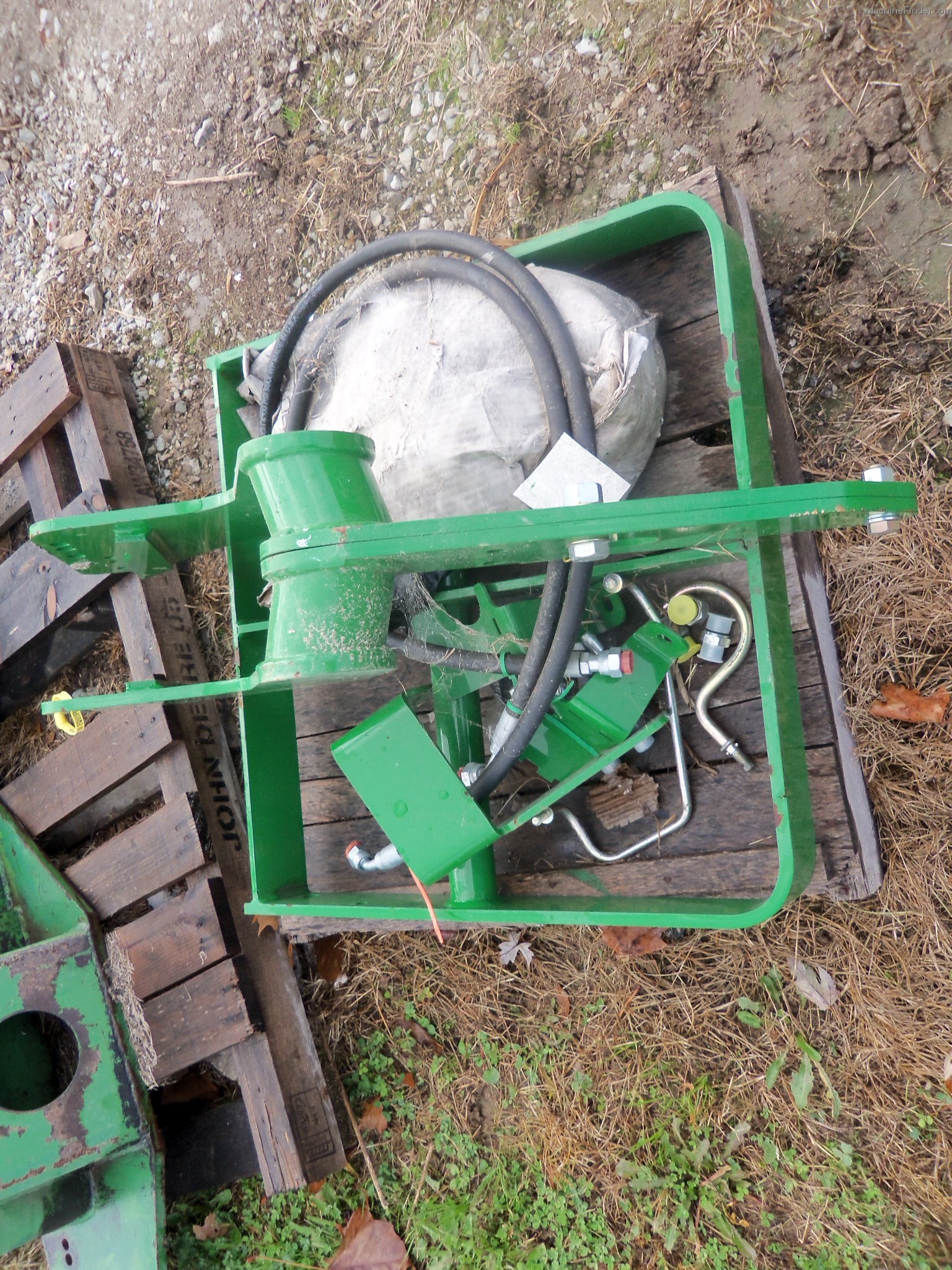 2012 John Deere HOOD GAURD Image 3