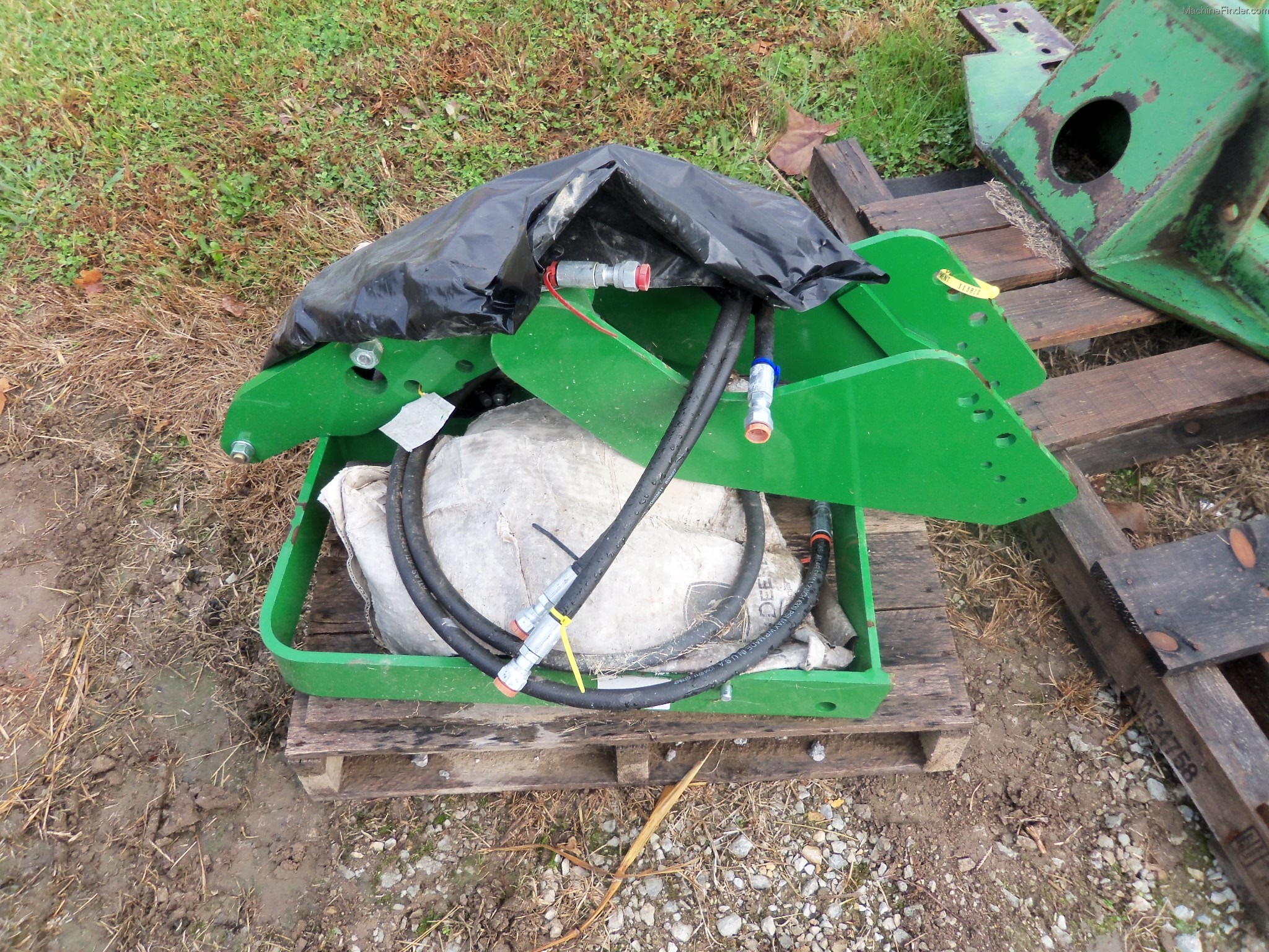 2012 John Deere HOOD GAURD Image 4