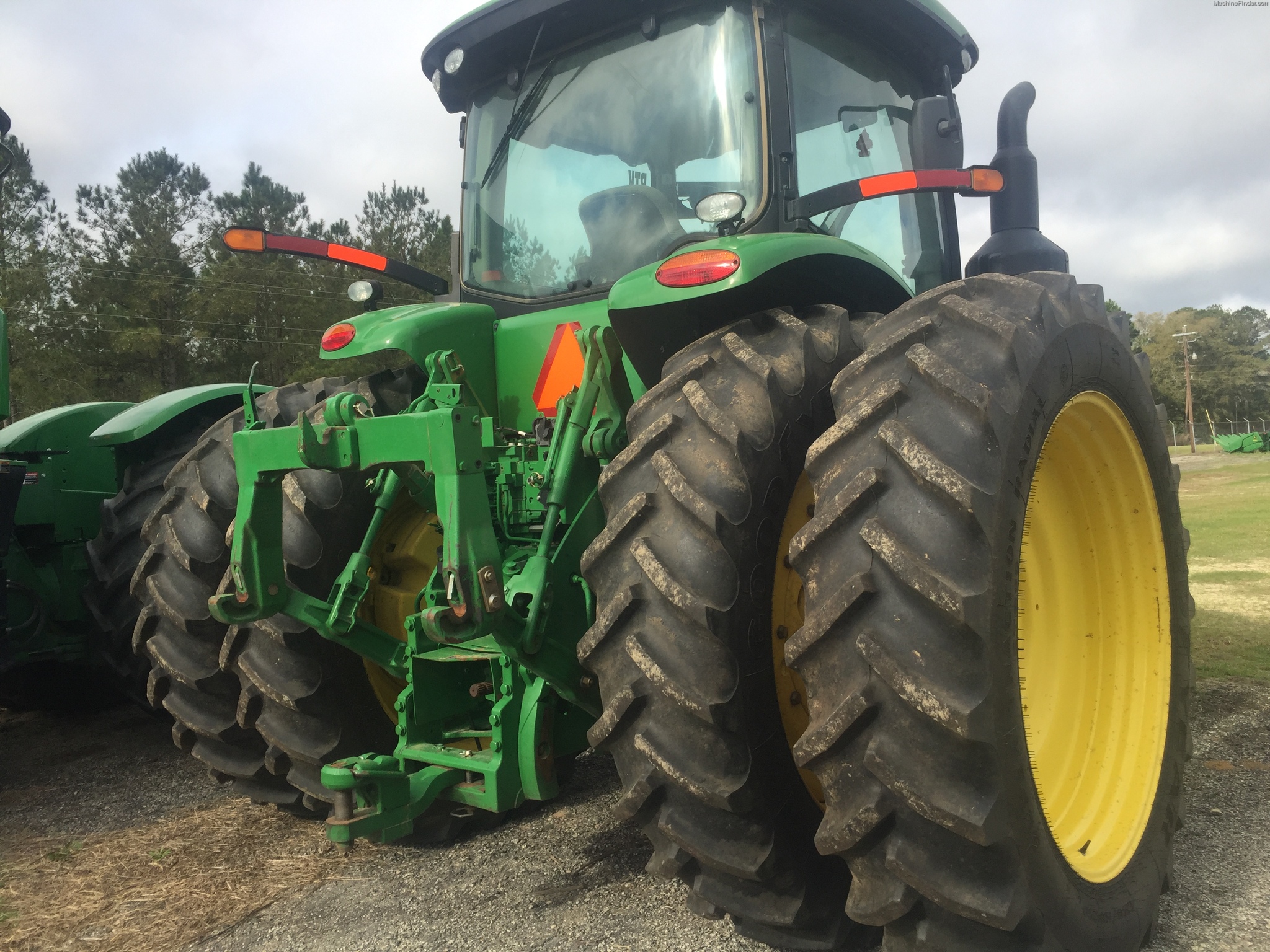2014 John Deere 8270R Image 4