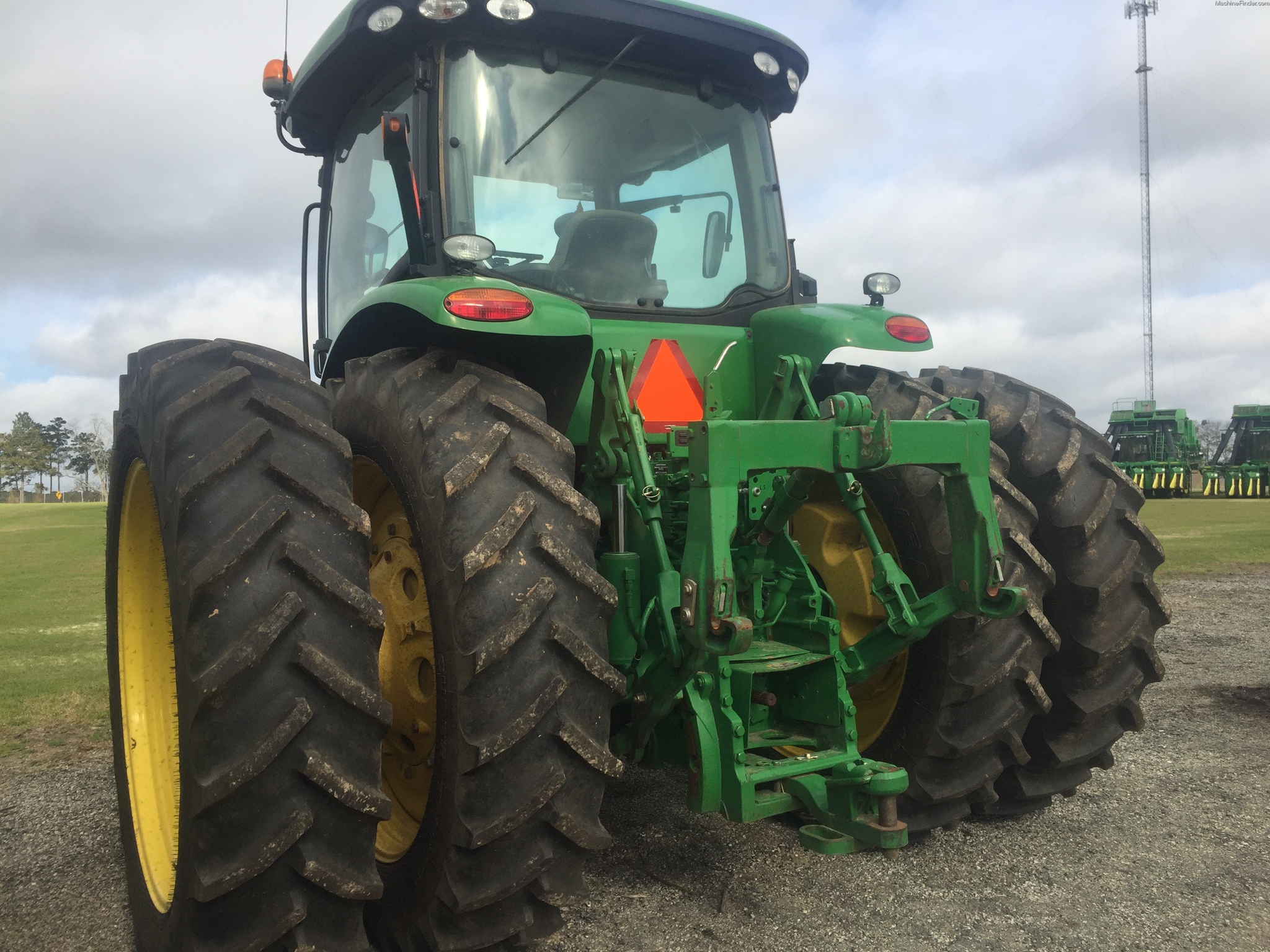 2014 John Deere 8270R Image 5