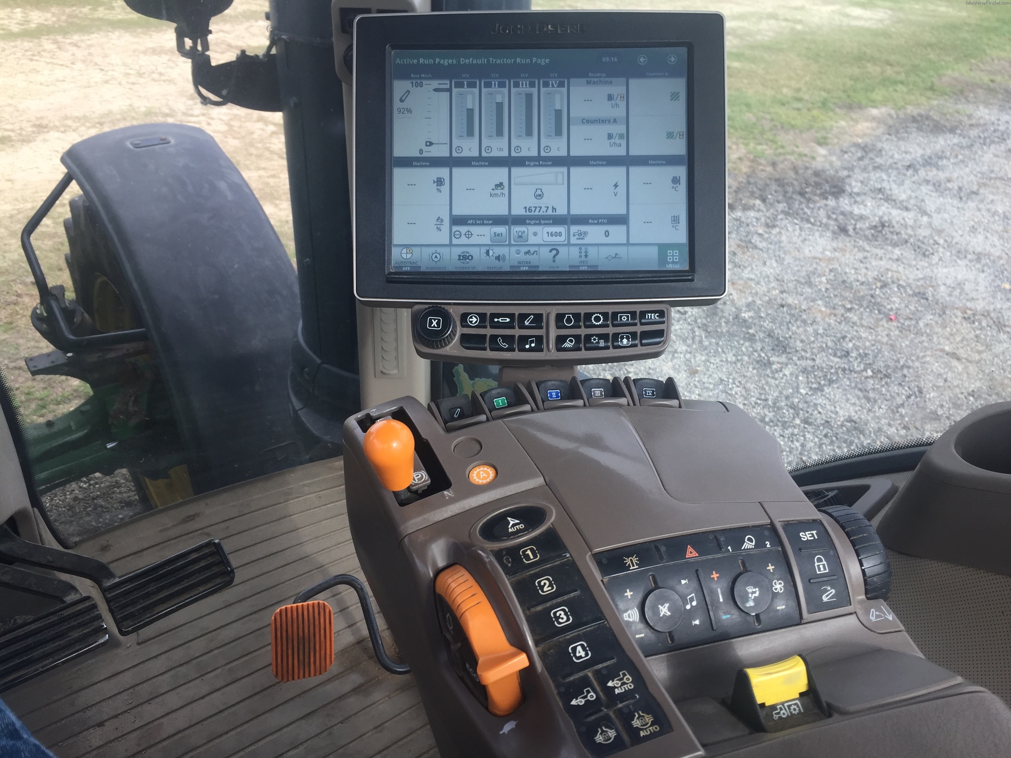 2014 John Deere 8270R Image 6