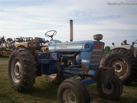 Ford 7000 row crop tractor #7