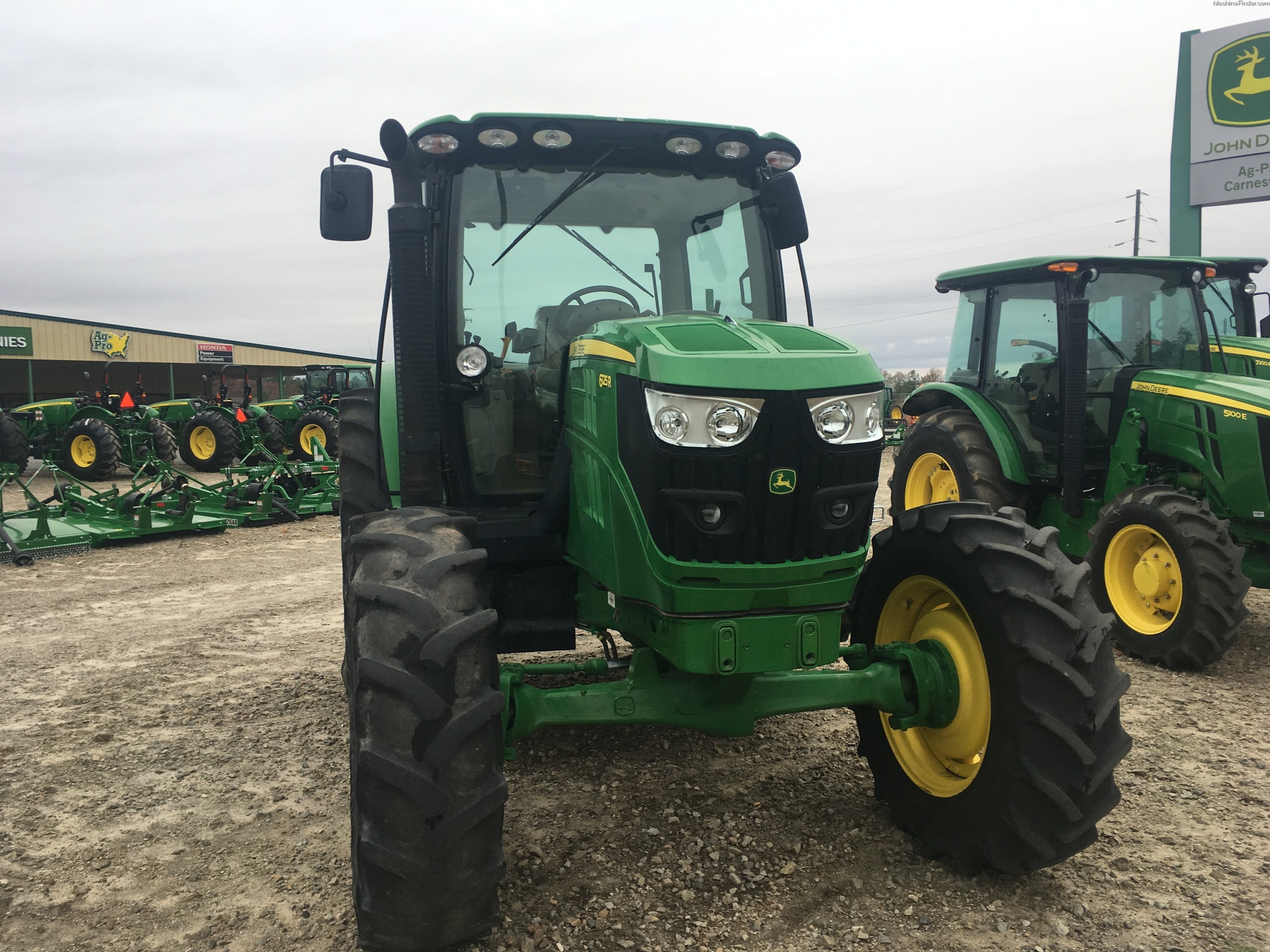 2015 John Deere 6125R Image 2