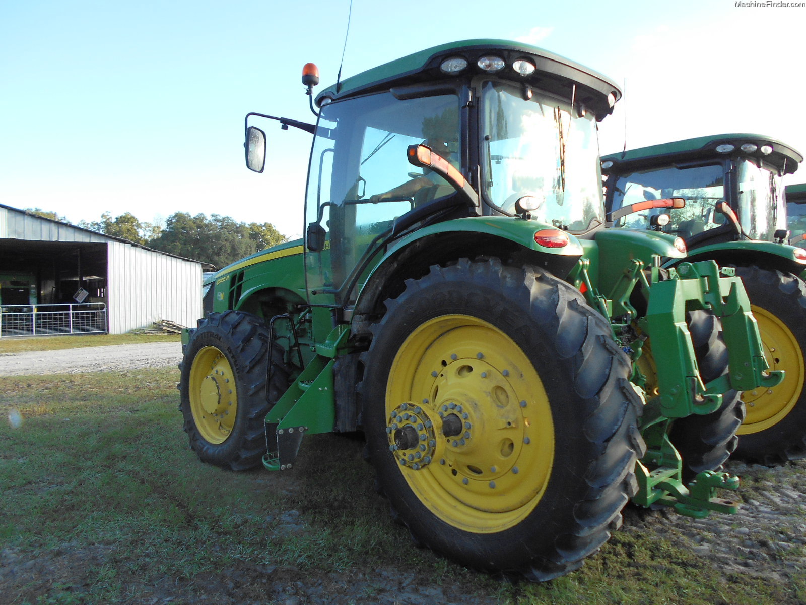 2014 John Deere 8285R Image 4