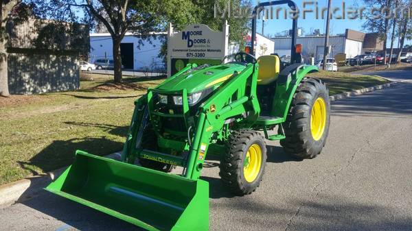 2020 John Deere 4044M Image 4