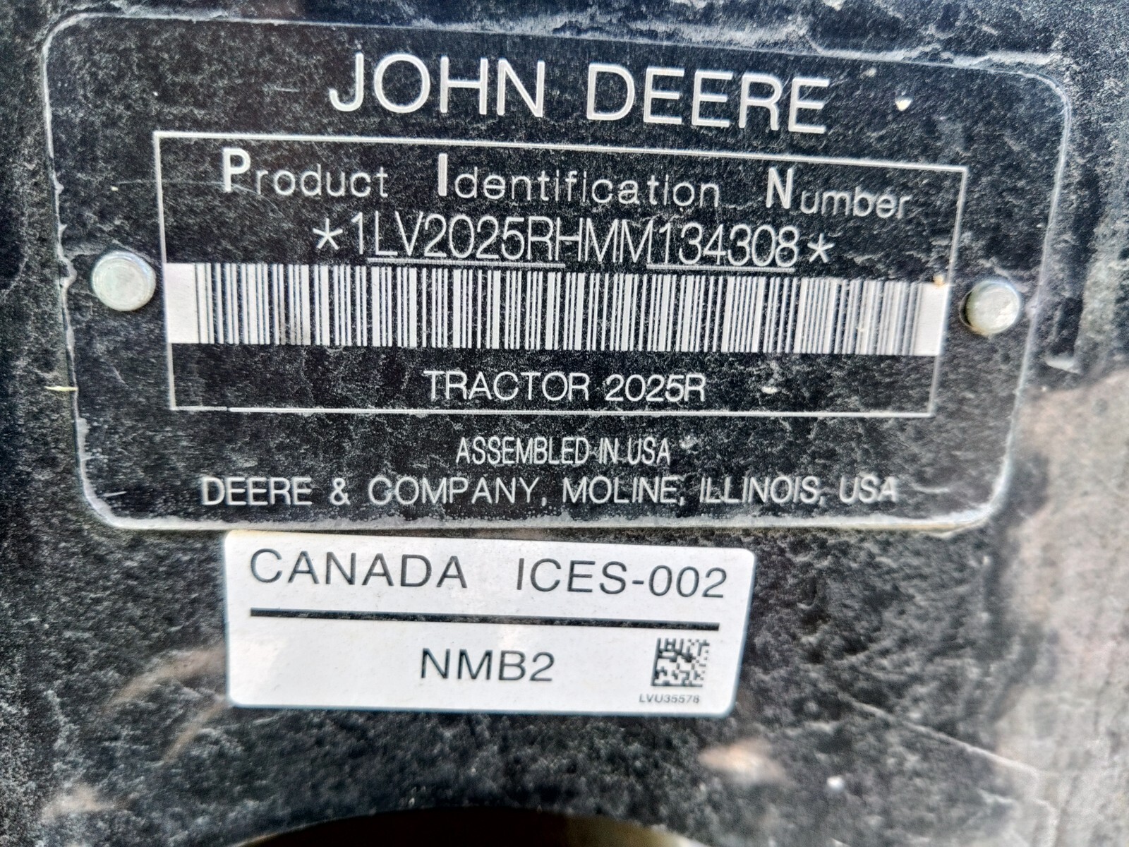 2021 John Deere 2025R Image 12