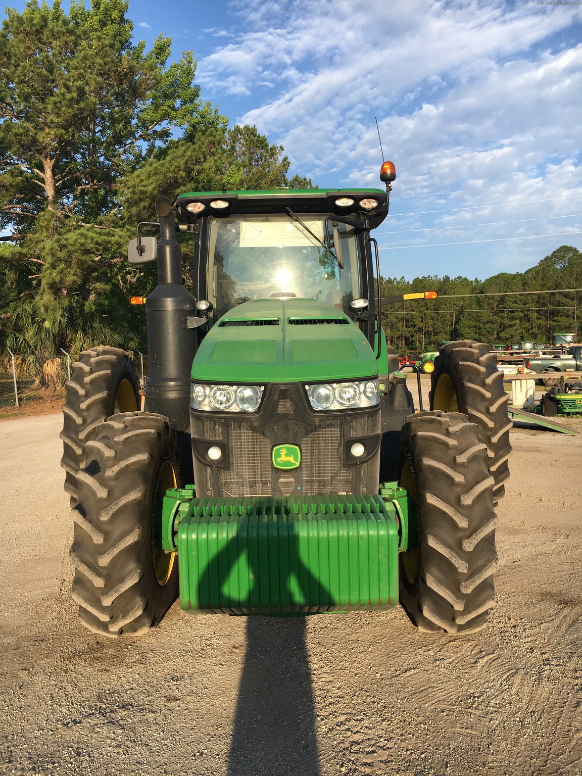 2015 John Deere 8295R Image 3