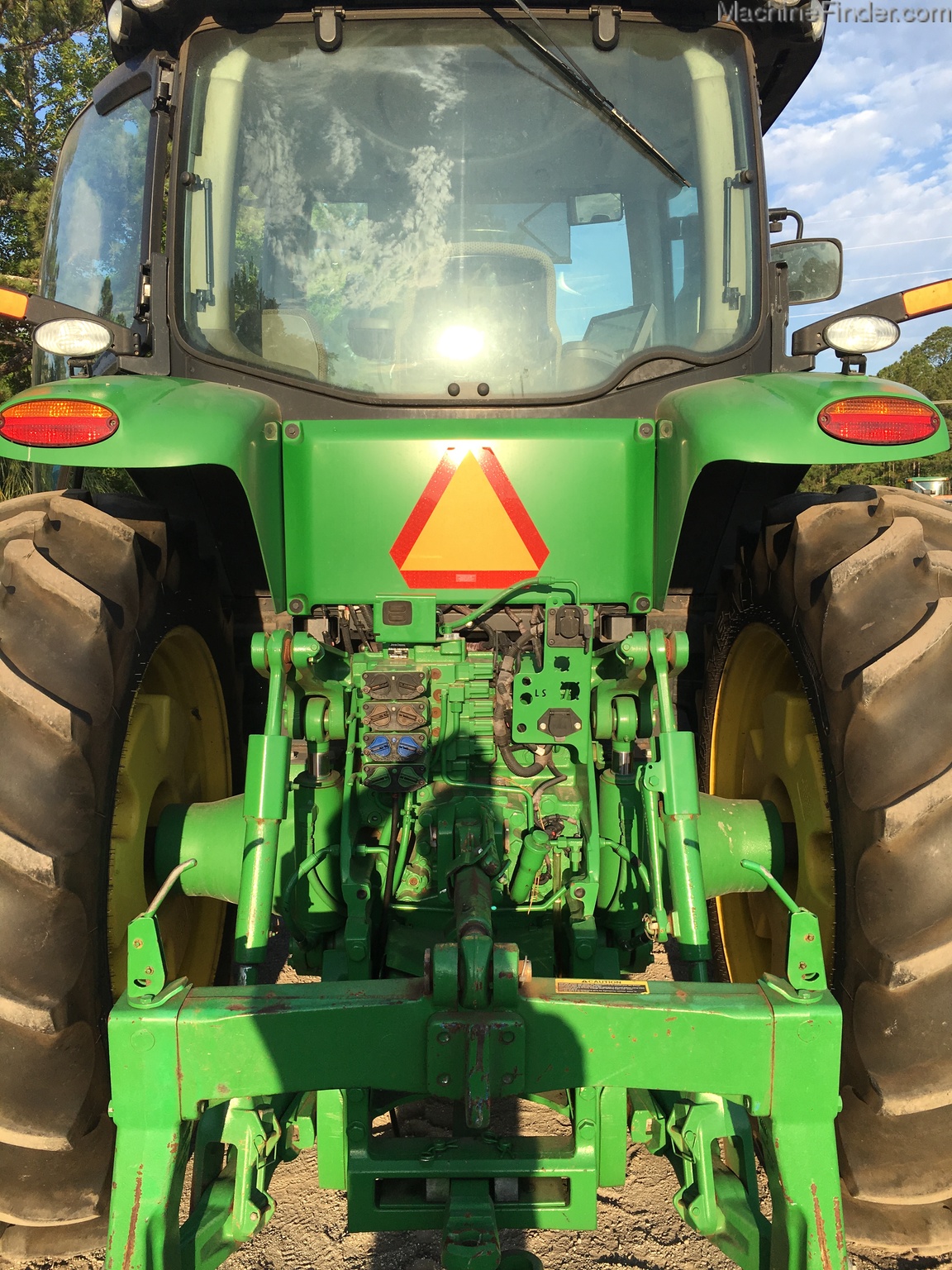 2015 John Deere 8295R Image 9