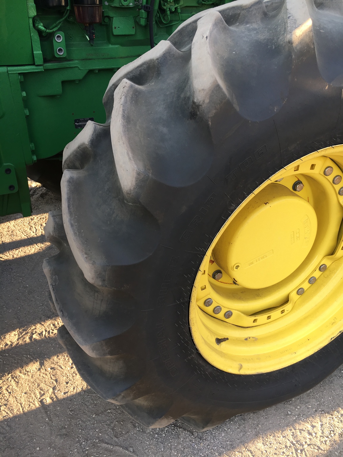 2015 John Deere 8295R Image 12