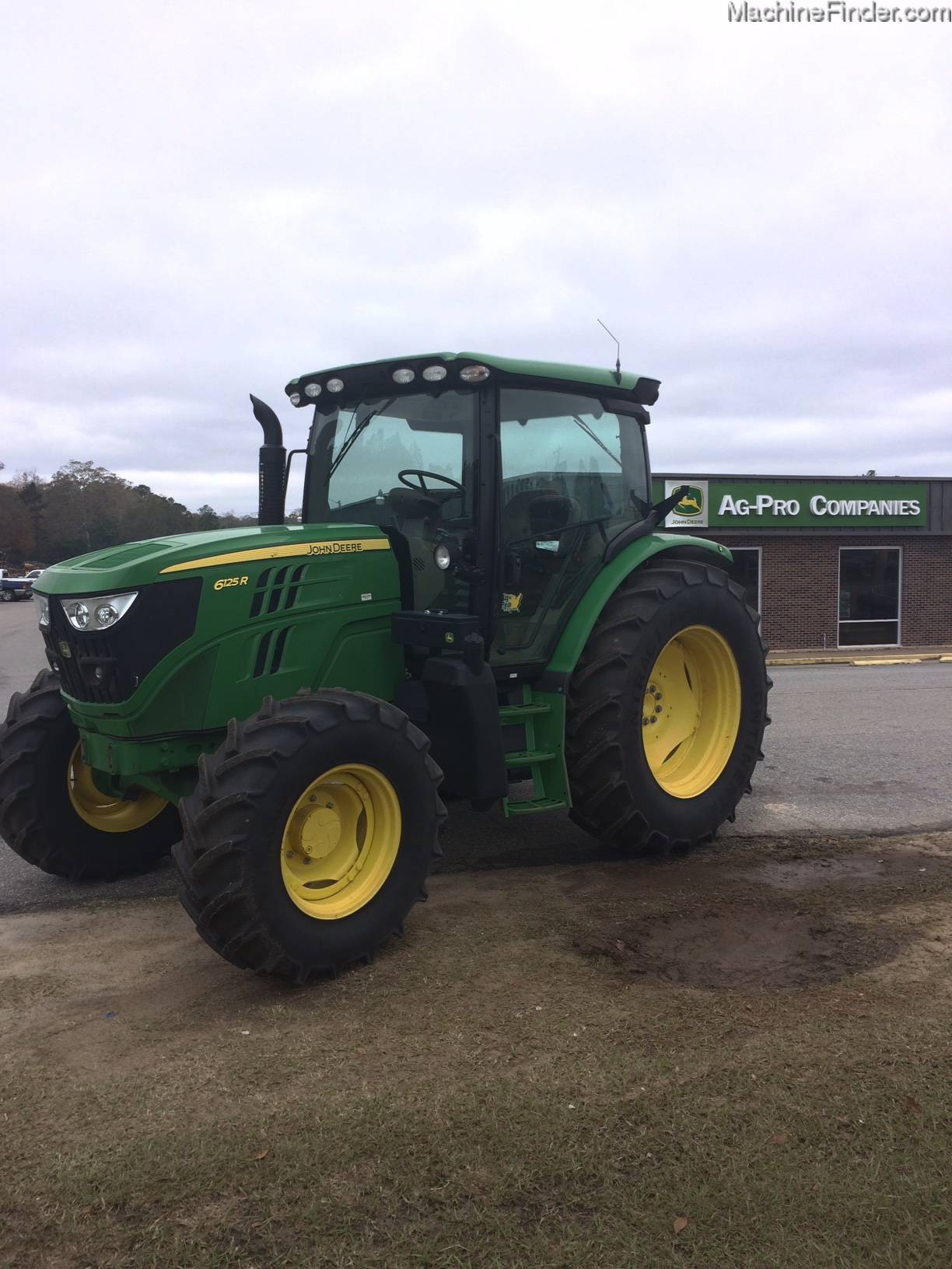 2014 John Deere 6125R Image 5