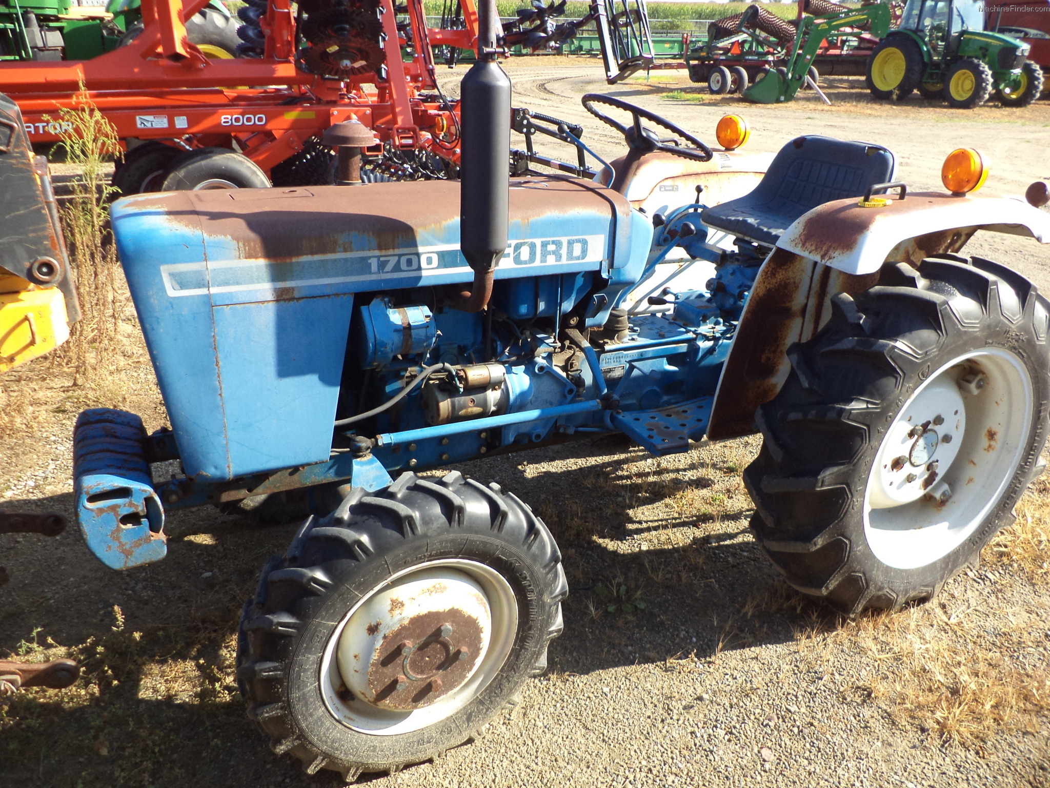 Ford 1700 compact tractor #7