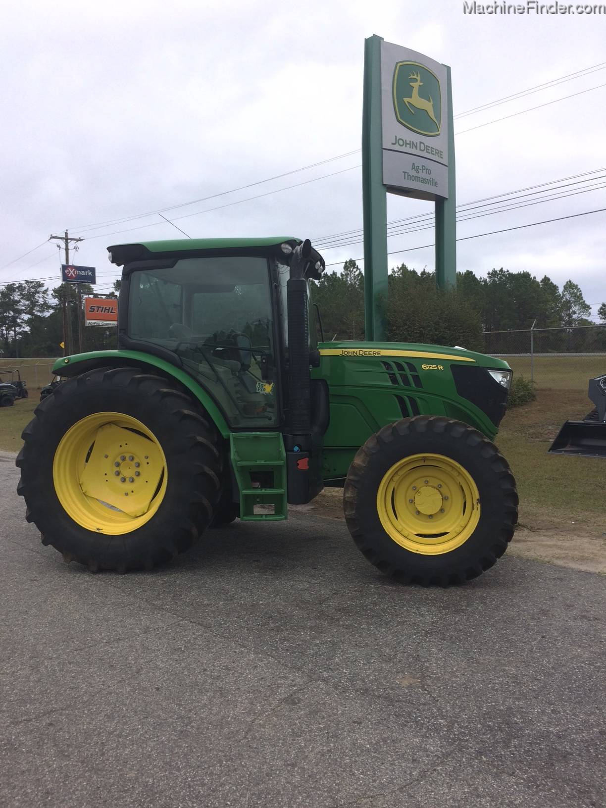 2014 John Deere 6125R Image 1